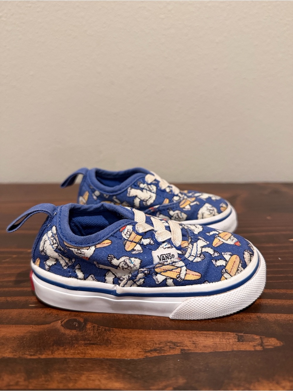 Vans Kids Blue Surfing Bear Slip-On Sneakers Size: 4.5